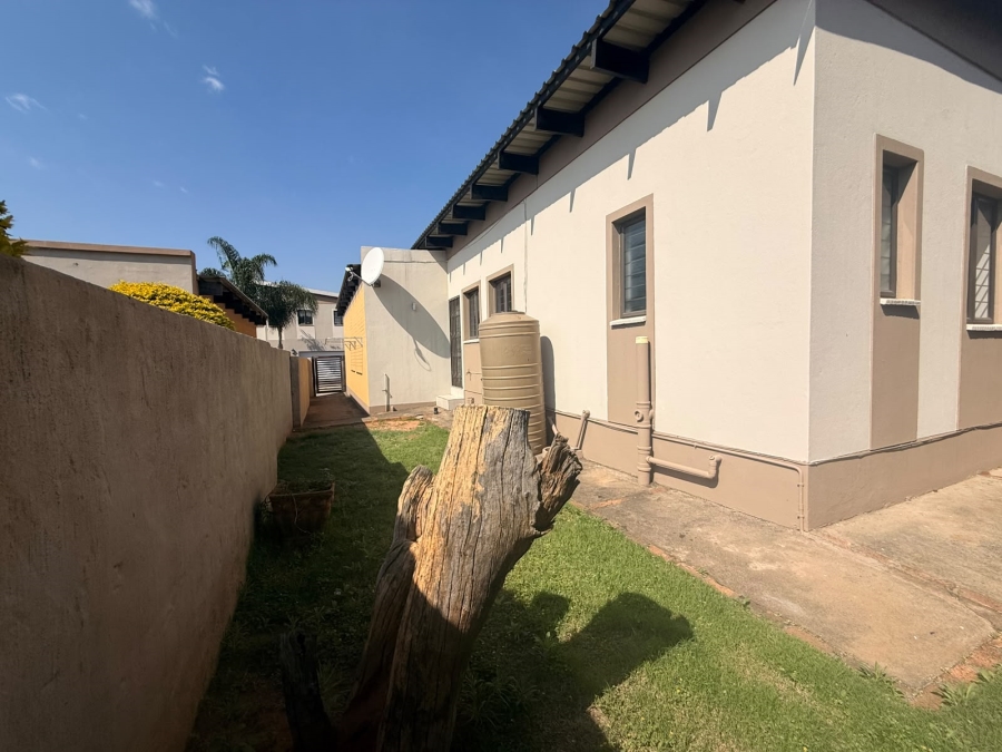 3 Bedroom Property for Sale in Geelhoutpark North West